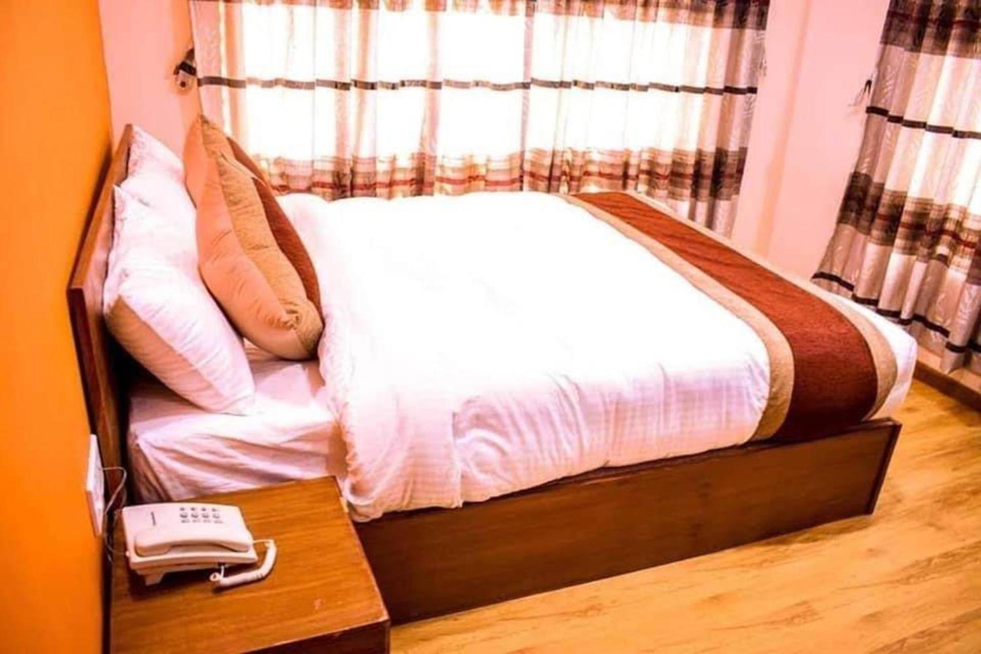 Kathmandu Peace Hotel Bagian luar foto